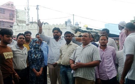 धर्मांतरण मामले में हिंदूवादी संगठन का प्रदर्शन