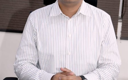 जिलाधिकारी ने चित्रकूट में सड़क सुरक्षा के प्रति जागरूकता उत्पन्न करने एवं हेलमेट न पहनने के कारण के सड़क दुर्घटनाओं में होने वाली मृत्यु पर अंकुश लगाने के दिशा निर्देश दिए