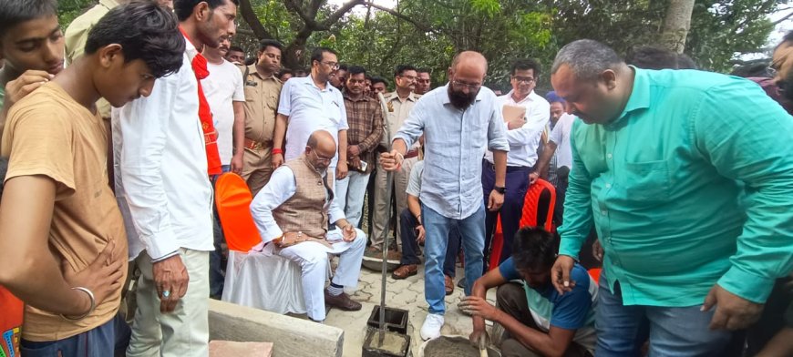 बिजली विभाग के सौभाग्य योजना के तहत शुभारम्भ में आये विधायक बिना फीता काटे लौटे