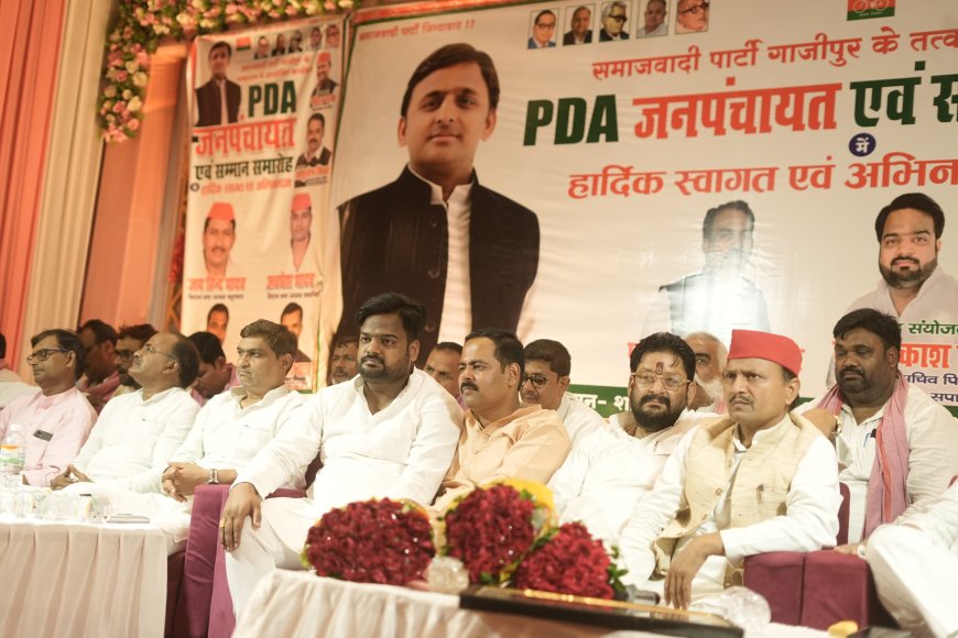 समाजवादी पार्टी के तत्वाधान में मनाया गया एमएलसी  आशुतोष सिन्हा का जन्मदिन