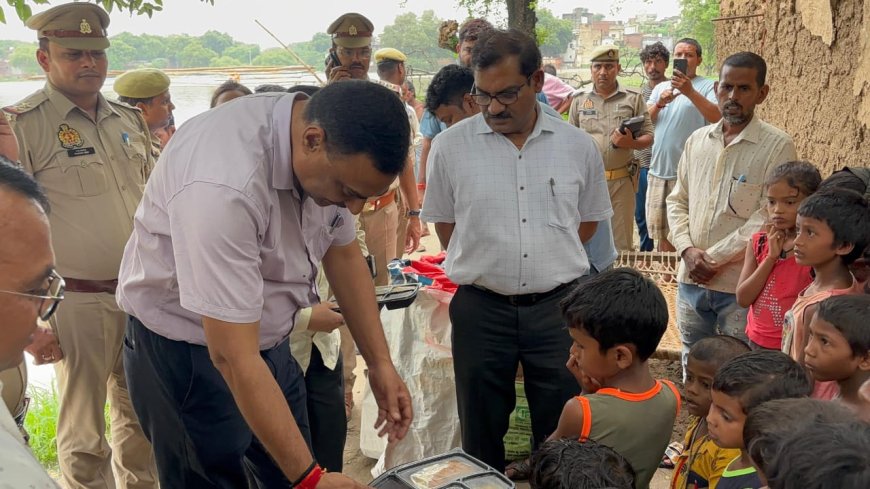 जिलाधिकारी ने बाढ़ प्रभावित गांवो का भ्रमण कर किया निरीक्षण