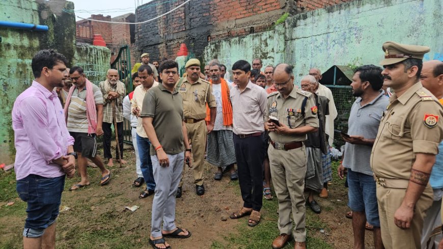 जिलाधिकारी एवं पुलिस अधीक्षक द्वारा थाना क्षेत्र सरधुवा में बाढ़ प्रभावित क्षेत्रों का भ्रमण कर सुरक्षा व्यवस्था का जायजा लिया गया
