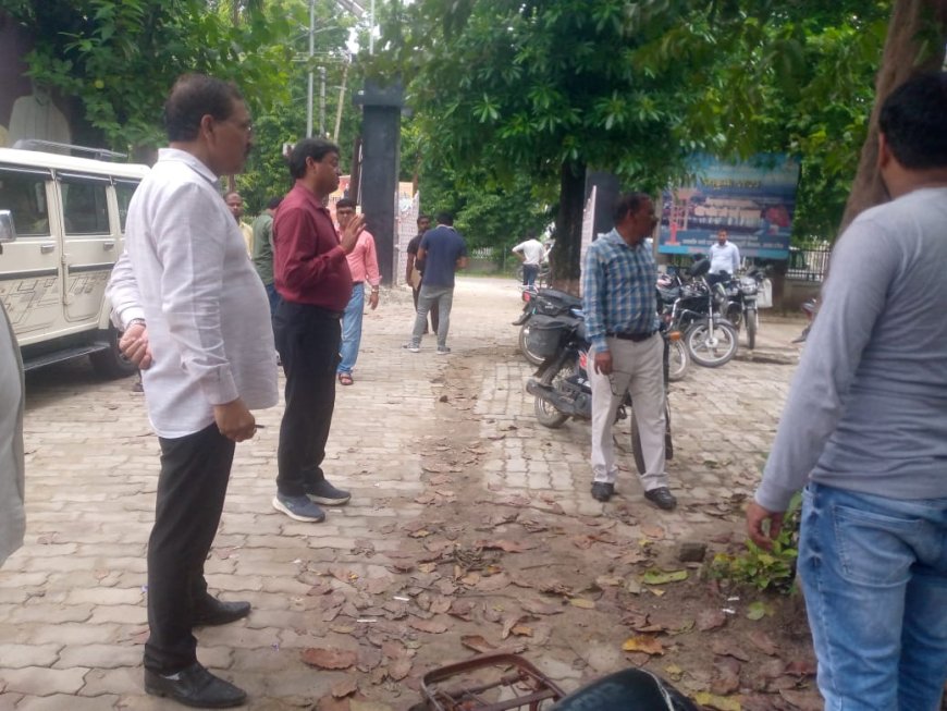 बी डी ओ ने ब्लाक परिसर का निरीक्षण किया