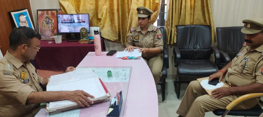 अपर पुलिस अधीक्षक चित्रकूट द्वारा थाना पहाड़ी के समस्त विवेचकों का अर्दली रुम किया गया।