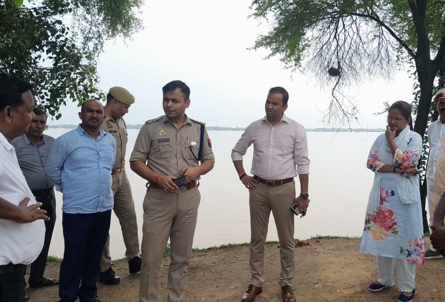 जिलाधिकारी व पुलिस अधीक्षक ने बाढ़ प्रभावित क्षेत्रों का किया निरीक्षण