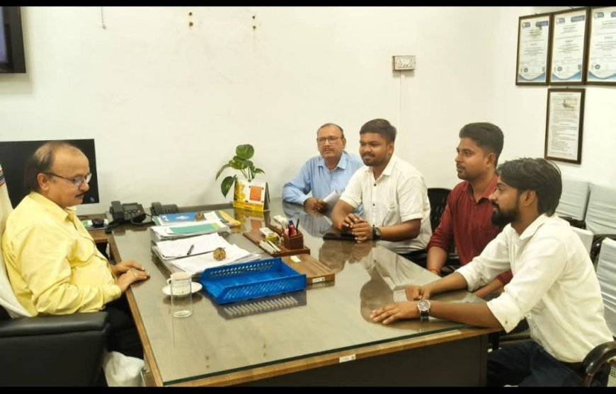 एनसीएल:कोयला ट्रकों की धमक से त्रस्त जनजीवन, एनसीएल दुधिचुआ प्रबंधन को सौंपा समाधान का मांगपत्र धूल, जाम और खतरे से परेशान जनता, युवा टीम ने एनसीएल से की 6 सूत्रीय मांग