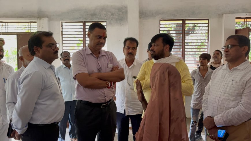 जिलाधिकारी ने बाढ़ग्रस्त ग्राम अकोढ़ी व बल्लीपुरवा का किया निरीक्षण