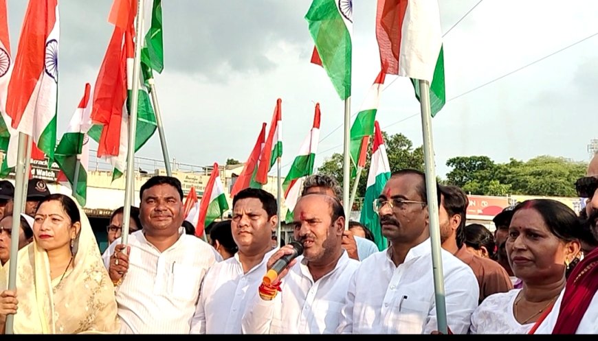 जयंत मंडल में विशाल तिरंगा यात्रा निकल गया