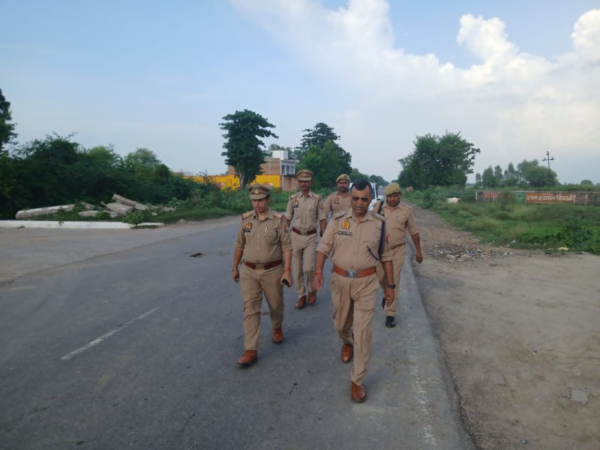 आगामी स्वतंत्रता दिवस एवं श्रीकृष्ण जन्माष्टमी के दृष्टिगत के दृष्टिगत शांति एवं सुरक्षा व्यवस्था सुदृढ़ बनाये रखने हेतु अपर पुलिस अधीक्षक  द्वारा कस्बा पहाड़ी में पैदल गस्त किया गया