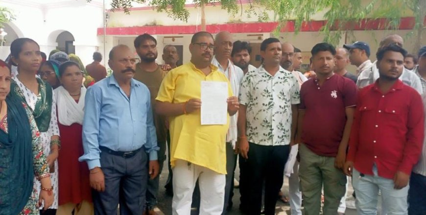 आबादी से शराब ठेका हटाये जाने की मांग उठाई क्षेत्र के लोगों ने
