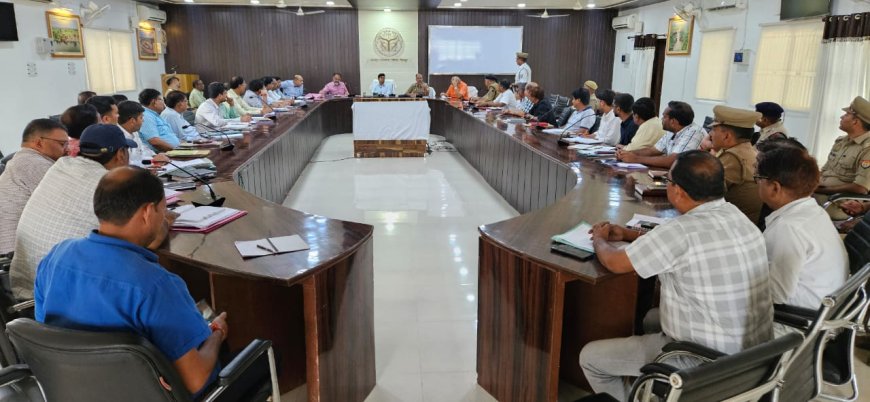 जिलाधिकारी एवं पुलिस अधीक्षक की उपस्थिति में कलेक्ट्रेट सभागार में भदई अमावस्या मेला की तैयारी के संबंध में एक आवश्यक बैठक कलेक्ट्रेट सभागार में संपन्न हुई।