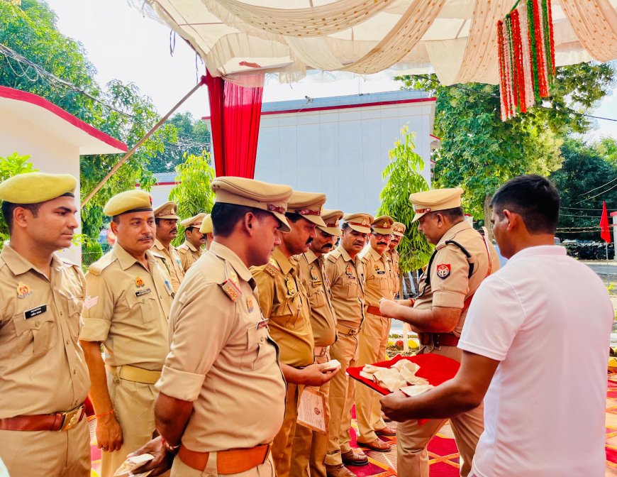 सीओ महसी डी. के. श्रीवास्तव को उत्कृष्ट सेवा के लिए प्रदान किया गया सिल्वर मेडल