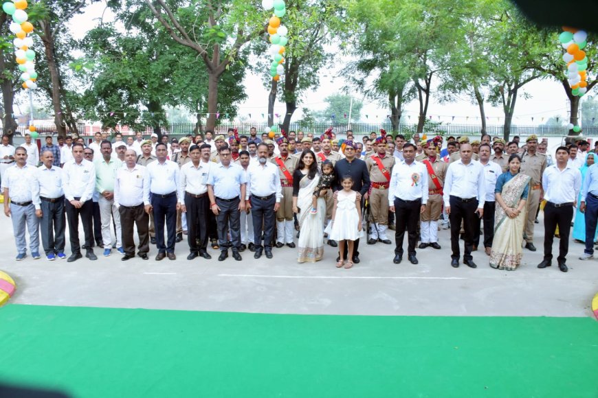15 अगस्त के शुभ अवसर पर प्रभात फेरी और ढोल नगाड़ा से गूंज उठा जनपद चित्रकूट  हर्षोल्लास  के साथ मनाया गया 15 अगस्त