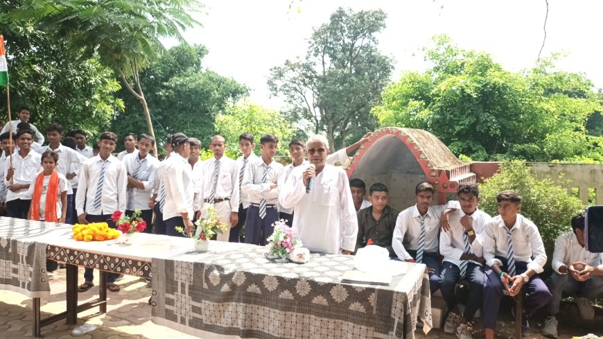 भदोही में धूमधाम से मनाया गया स्वतंत्रता दिवस, हर जगह दिखा जश्न का माहौल।