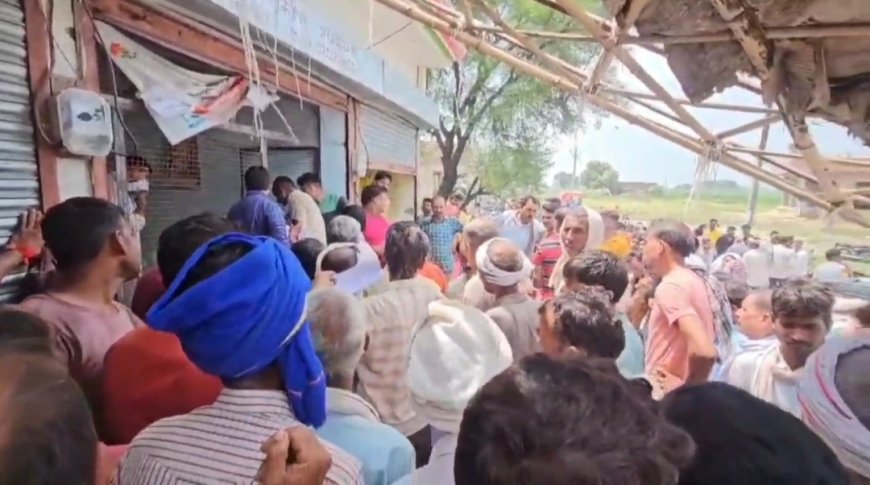 खेत बंजर होने की कगार पर, खाद के लिए तरसे किसान