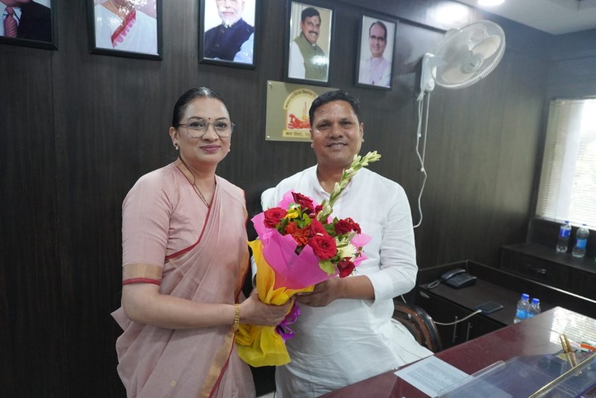 नवागत नगर निगम कमिश्नर सविता प्रधान ने ग्रहण किया पदभार अधिकारियो के साथ परिचायत्मक बैठक आयोजित ली विभागीय कार्यो की जानकारी