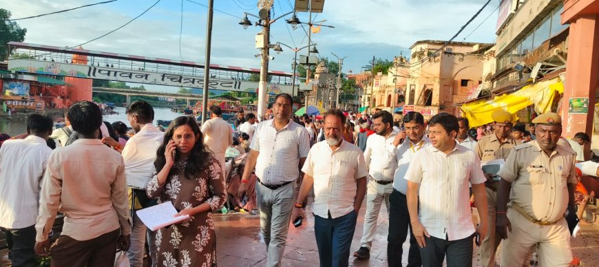 जिलाधिकारी  ने जनपद में चल रहे तीन दिवसीय  अमावस्या मेला  का  निरीक्षण कर व्यवस्थाओं का जायजा लिए।