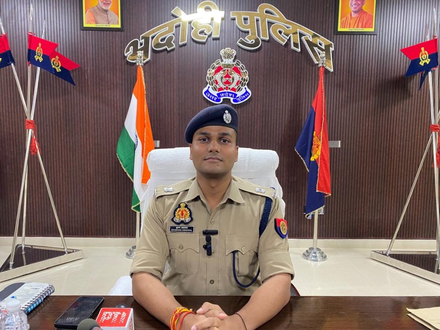 संसद भवन की सुरक्षा में एक बार फिर सेंध लगी है।