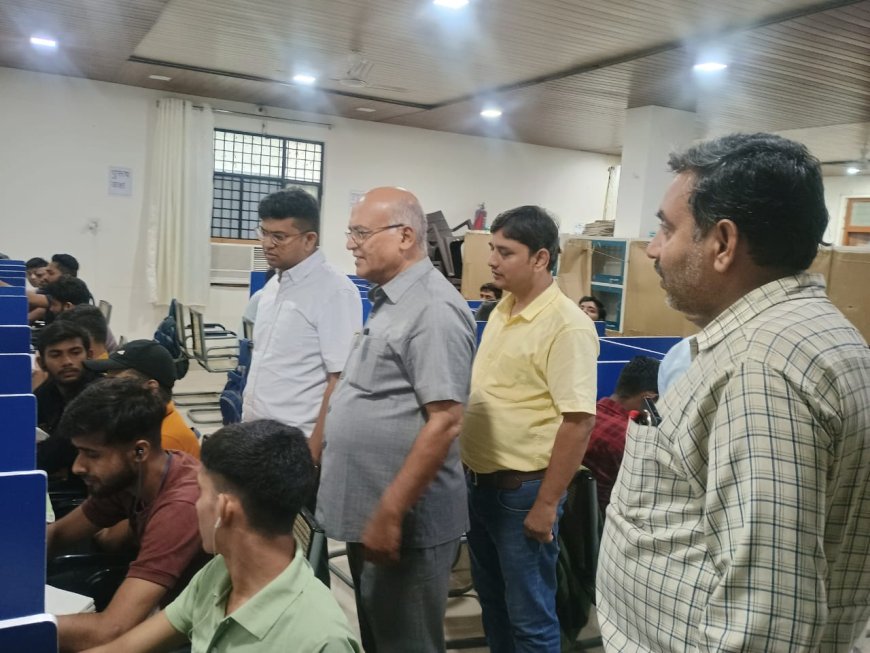 जिलाधिकारी  शिवशरणप्पा जी एन ने आज राजकीय जिला पुस्तकालय व मुख्यमंत्री अभ्युदय कोचिंग सेंटर संचालन का औचक निरीक्षण किया।