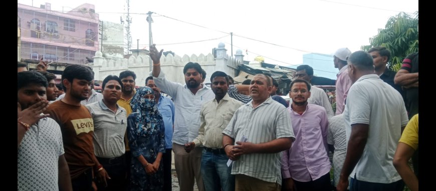 धर्मांतरण मामले में हिंदूवादी संगठन का प्रदर्शन