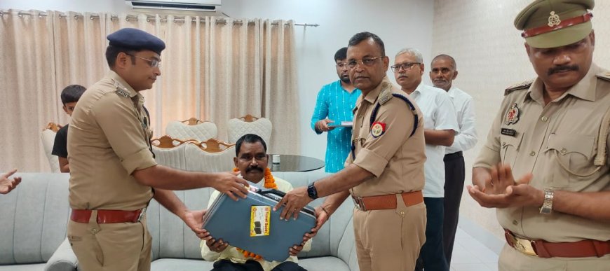 पुलिस विभाग से सेवानिवृत हो रहे उपनिरीक्षक को दी गयी भावभीनी विदाई