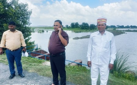 नेपाल के गिरिजा बैराज व शारदा बैराज से छोड़ा गया लाखों क्यूसेक पानी तराई के ग्रामीण दहशत में सरयू नदी खतरे के निशान से करीब 38 से मी ऊपर पंहुची