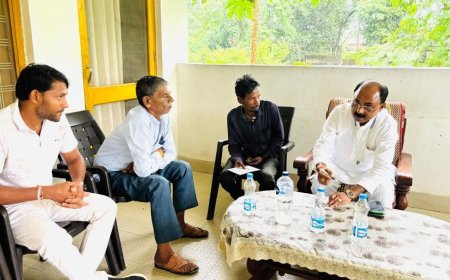 विधायक देवसर राजेंद्र मेश्राम द्वारा सराहनीय कार्य   मृतक के परिजन को 10000 रु की सहायता राशि व 14000 रु देकर अस्पताल का बकाया बिल कराये माफ