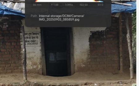 छप्पर के नीचे चल रहे क्लिनिक पर नोडल अधिकारी का छापा