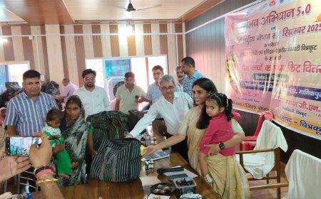 राष्ट्रीय पोषण रेडक्रास सोसायटी के सौजन्य से आकांक्षा समिति की अध्यक्षा  के द्वारा मानिकपुर के विभिन्न ग्रामों से आये 80 सैम बच्चों को पोषण किट वितरित किया गया