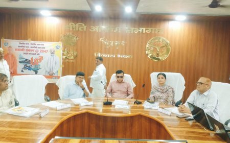 समर्थ उत्तर प्रदेश विकसित उत्तर प्रदेश@2027 की गोष्ठी का आयोजन नीति आयोग सभागार विकास भवन में किया गया।