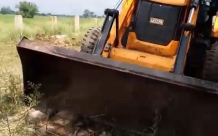 तालाब भीटा से मिट्टी की खोदाई कराए जाने से ग्रामीणों में आक्रोश