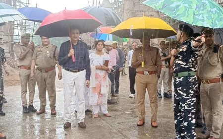 आयुक्त व डीआईजी ने सीमा क्षेत्र रूपईडीहा का किया भ्रमण सीमा क्षेत्र की स्थिति का लिया जायजा