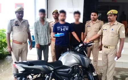 थाना ड्रमण्डगंज पुलिस द्वारा 03 शातिर वाहन चोर गिरफ्तार, मौके से चोरी की एक अपाचे मोटरसाइकिल तथा चोरी की घटना में प्रयुक्त चाभी का गुच्छा बरामद —*
