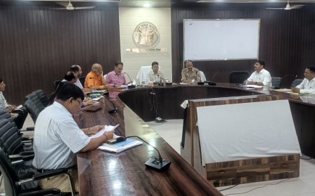 जिलाधिकारी की अध्यक्षता में हिट एण्ड रन मोटर दुर्घटना दावा (मुआवजा) के सम्बन्ध में कलेक्ट्रेट सभागार,में बैठक सम्पन्न हुई,