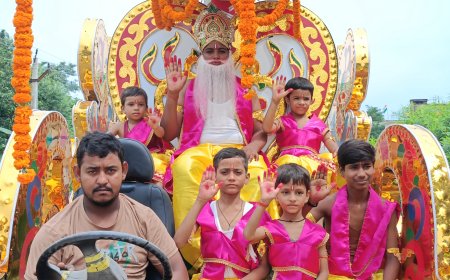 धूमधाम से हुई शिल्पराज विश्वकर्मा की पूजा, गाजे-बाजे के साथ निकाली गई शोभायात्रा