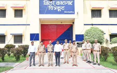 जिलाधिकारी  शिवशरणप्पा जीएन व पुलिस अधीक्षक  अरुण कुमार सिंह ने आज जिला कारागार का औचक निरीक्षण किया।