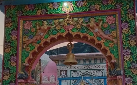 बुंदेलखंड क्षेत्र का प्रसिद्ध मां कालिका मंदिर मुस्करा नवरात्रि में दर्शन करने के लिए आती है लाखों की भीड़