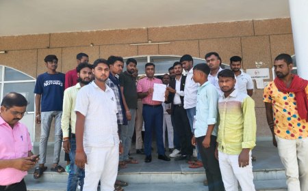 बुन्देलखण्ड मुक्ति मोर्चा का विशाल धरना प्रदर्शन , मुख्यमंत्री को सम्बोधित ज्ञापन सौंपा जायेगा