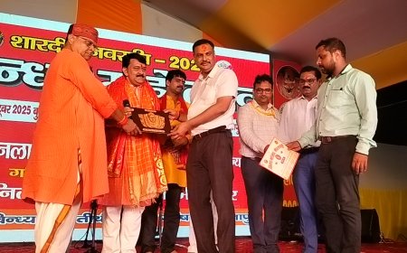 *विन्ध्य महोत्सव के तृतीय दिन सांस्कृतिक कार्यक्रम का उपाध्यक्ष पिछड़ा वर्ग आयोग उ0प्र0 ने दीप प्रज्ज्वलित कर किया शुभारम्भ*