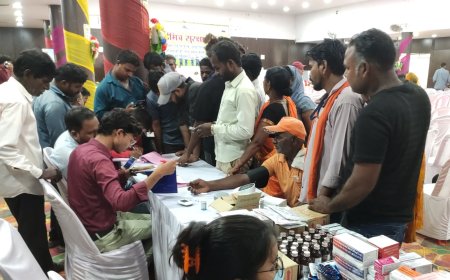 सफाईमित्र सुरक्षा शिविर में सफाईकर्मियों के स्वास्थ्य का हुआ परीक्षण शासकीय योजनाओं का लाभ देने के साथ वेस्ट टू आर्ट का ह प्रदर्शनी का हुआ आयोजन