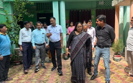 जिलाधिकारी व कुलपति मां विंध्यवासिनी विश्वविद्यालय आर्य कन्या पी जी कालेज का किया निरीक्षण