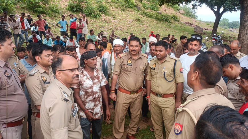 पुलिस अधीक्षक चित्रकूट के निर्देशानुसार बदमाशों की सूचना पर तत्काल एसओजी मय ड्रोन टीम के साथ थाना कोतवाली कर्वी,बहिलपुरवा,रैपुरा,मानिकपुर एवं चौकी सरैया पुलिस बल व जनता के लोगों द्वारा थाना क्षेत्र रैपुरा के चर गांव के पहाड़ों पर कॉम्बिंग  शुरू की गयी ।
