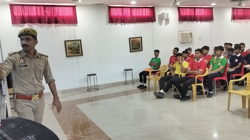 थाना साइबर क्राइम टीम द्वारा अशोक पब्लिक स्कूल खोह कर्वी चित्रकूट में साइबर जागरुकता कार्यक्रम का आयोजन किया गया