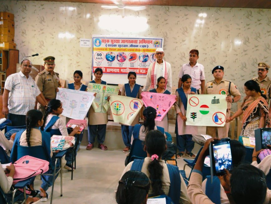 क्षेत्राधिकारी मऊ द्वारा महामति प्राणनाथ डिग्री कॉलेज मऊ में जागरूकता अभियान चलाकर बढ़ते साइबर साइबर अपराध,सड़क दुर्घटना एव मिशन शक्ति फेज-5 के बारे में विद्यार्थियों जागरूक किया गया तथा बढ़ते साइबर अपराध से बचने के उपाय भी बताये गये