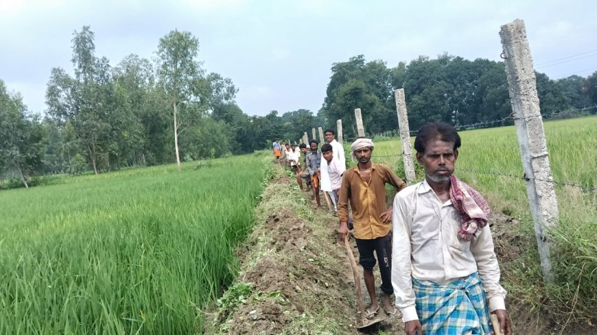 ग्राम प्रधान प्रतिनिधि मेला रायगंज माजिद हासमी ने अपने पास से मजदूर लगा कर किसानों के सिंचाई हेतु विना आई डी के नहरो से खेतों तक नाले की सफाई करवाई
