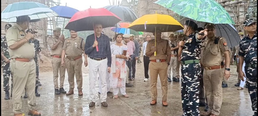 आयुक्त व डीआईजी ने सीमा क्षेत्र रूपईडीहा का किया भ्रमण सीमा क्षेत्र की स्थिति का लिया जायजा