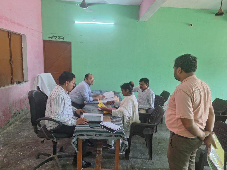 जिला पंचायत राज अधिकारी ने दरिया बाद ब्लाक के तहसीपुर, सिरौलीगौसपुर के मदारपुर, व सिरौलीगौसपुर के पंचायत भवनों का निरीक्षण किया