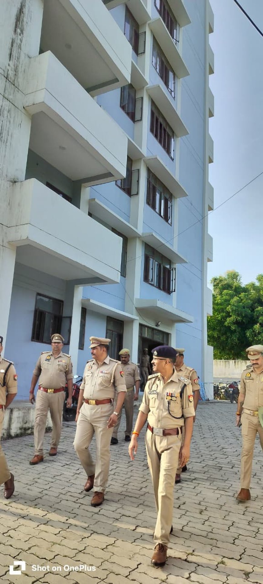 पुलिस अधीक्षक चित्रकूट ने शुक्रवार की परेड की सलामी लेकर परेड का निरीक्षण तत्पश्चात पुलिस लाइन का भ्रमण किया
