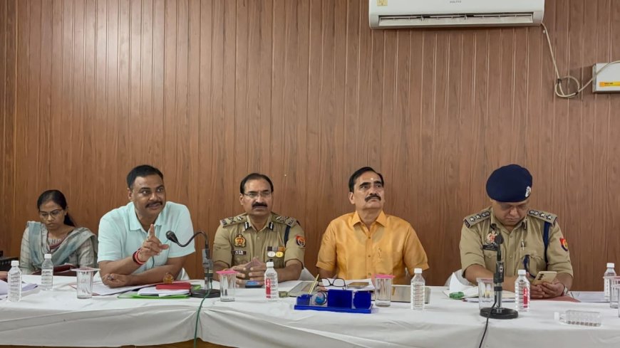 नवरात्रि मेला तैयरियों का मंडलायुक्त, आईं0जी0, जिलाधिकारी व वरिष्ठ पुलिस अधीक्षक ने बैठक कर की समीक्षा