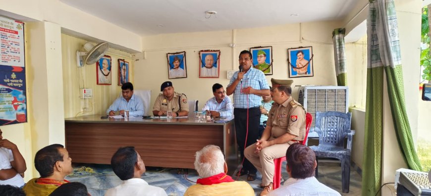 उपजिलाधिकारी मऊ एवं क्षेत्राधिकारी मऊ द्वारा नवदुर्गा पूजा, दशहरा, भरत मिलाप एवं मूर्ति विसर्जन के संबंध में पीस कमेटी की बैठक का आयोजन किया गया